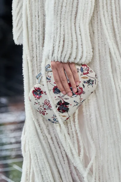 Look 29